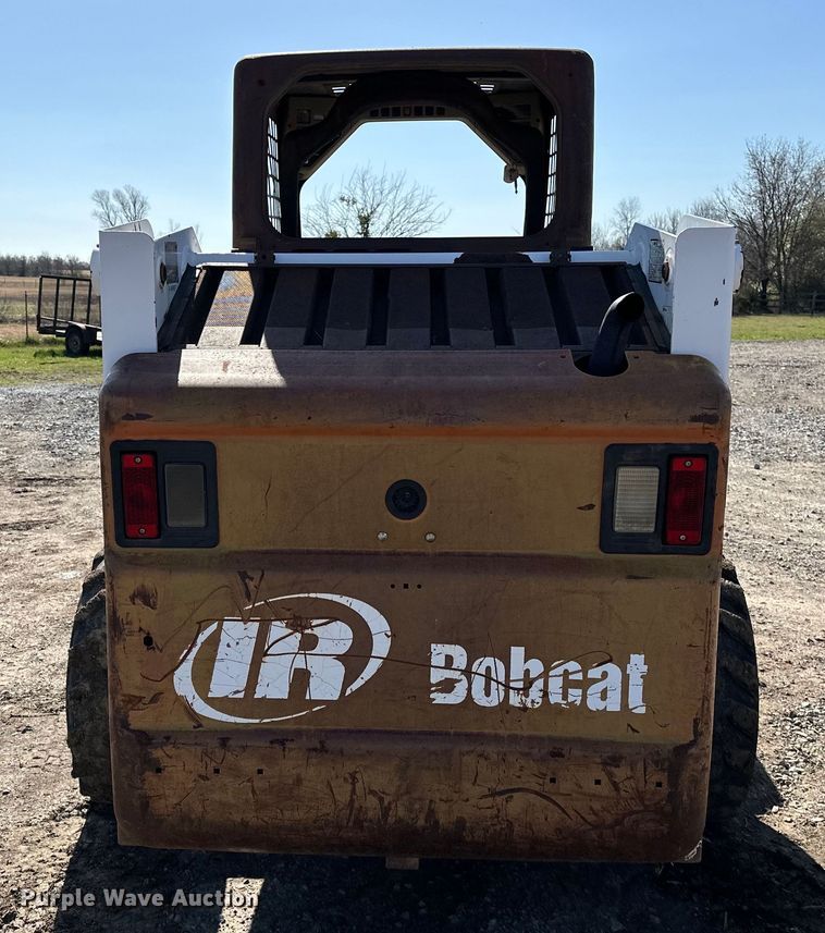 image for item OM9964 2001 Bobcat 763 skid steer loader