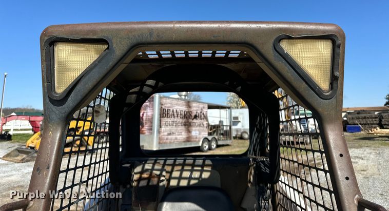 image for item OM9964 2001 Bobcat 763 skid steer loader