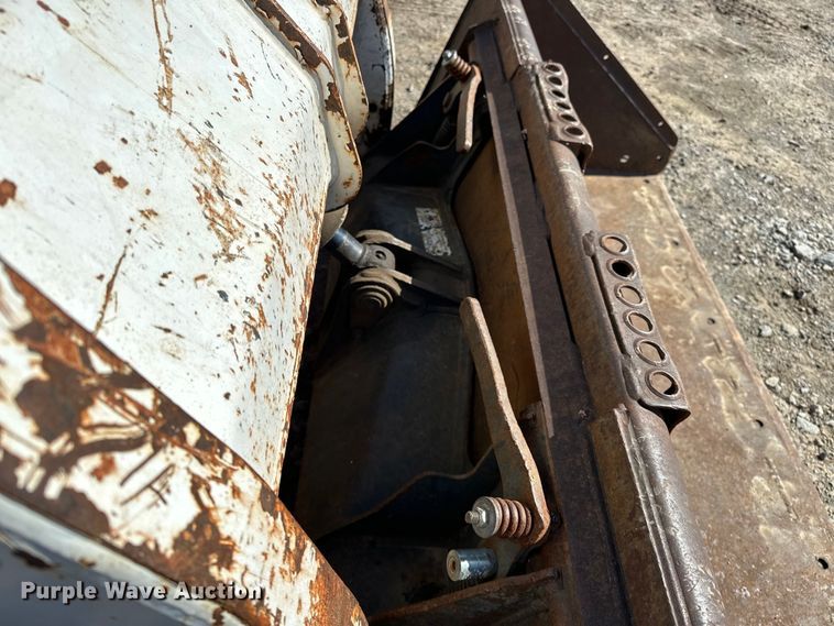 image for item OM9964 2001 Bobcat 763 skid steer loader