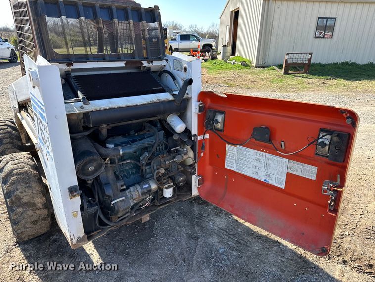 image for item OM9964 2001 Bobcat 763 skid steer loader