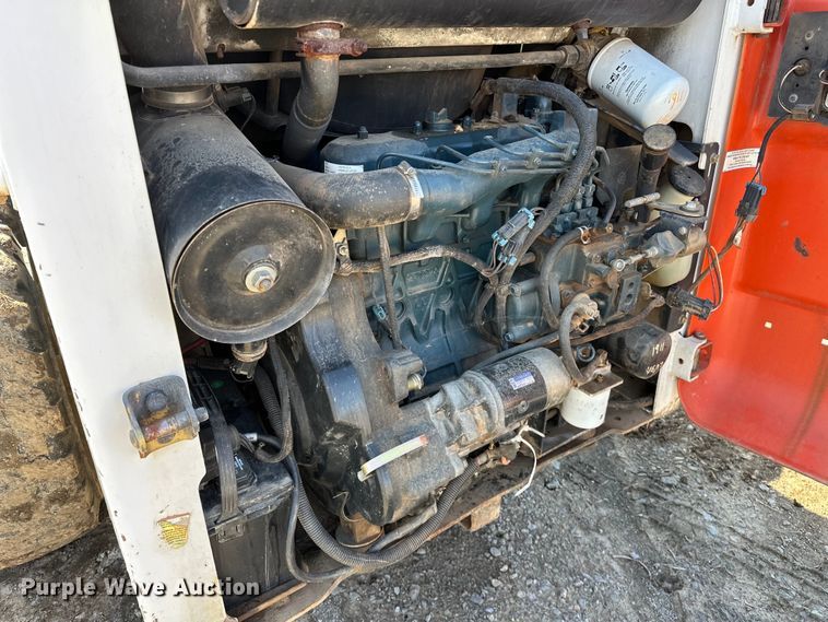 image for item OM9964 2001 Bobcat 763 skid steer loader