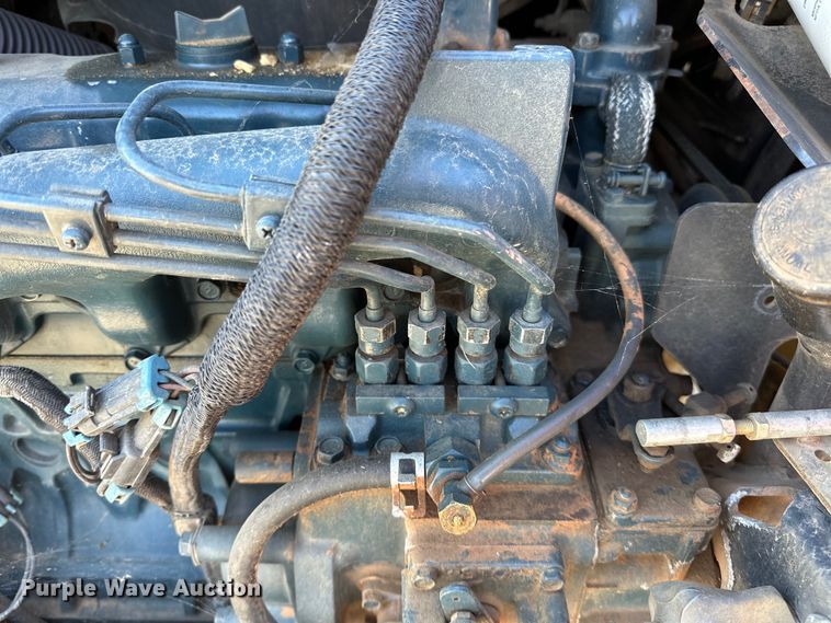 image for item OM9964 2001 Bobcat 763 skid steer loader