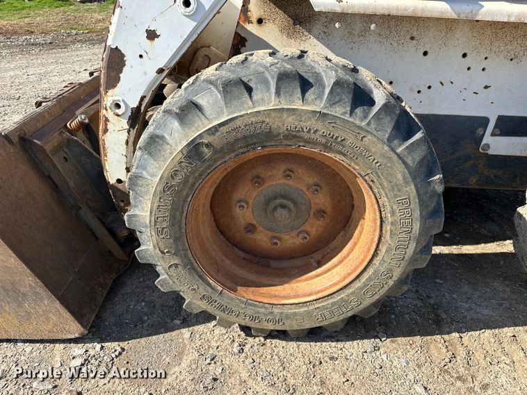 image for item OM9964 2001 Bobcat 763 skid steer loader