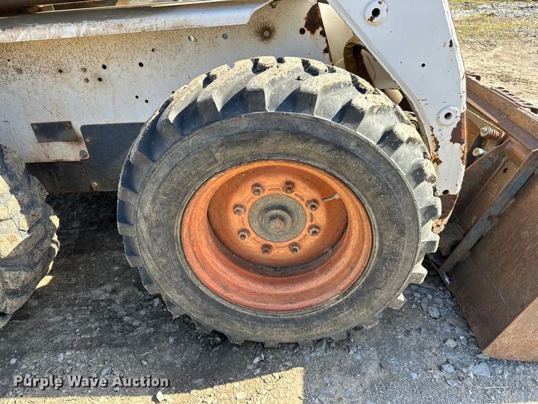 image for item OM9964 2001 Bobcat 763 skid steer loader