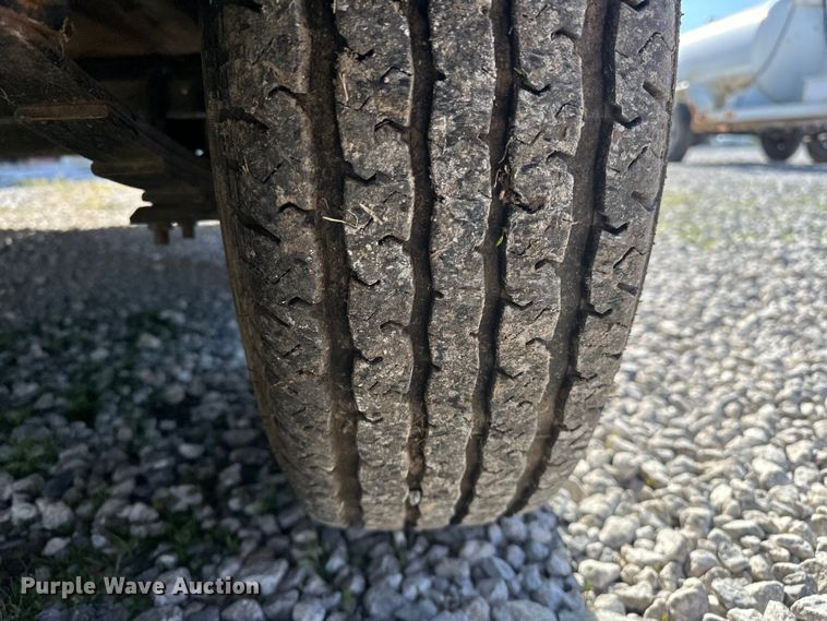 image for item OM9972 1999 PJ utility trailer