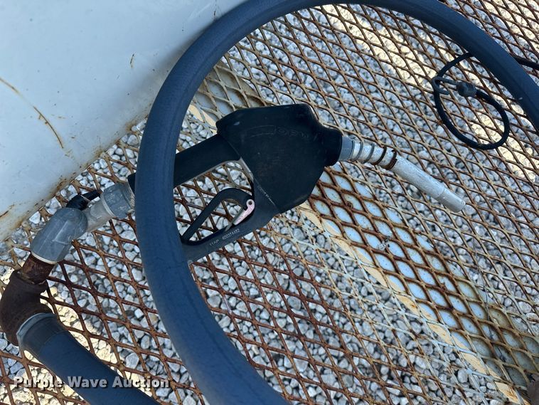 image for item OM9973 Gasoline fuel trailer