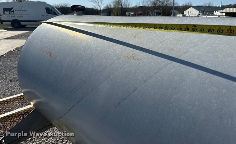 image for item OM9973 Gasoline fuel trailer