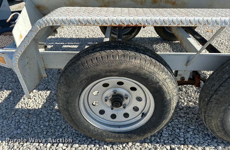 image for item OM9973 Gasoline fuel trailer