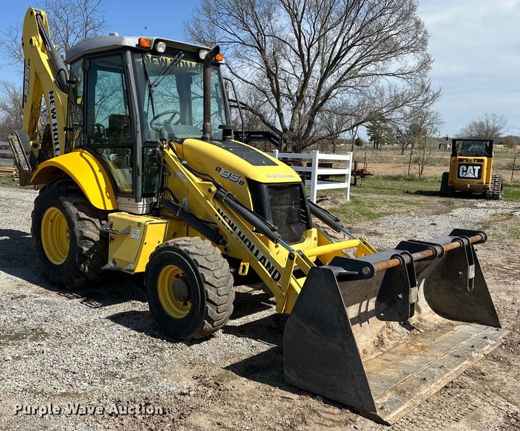image for item OM9983 2010 New Holland  B95B backhoe