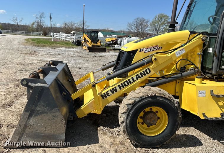 image for item OM9983 2010 New Holland  B95B backhoe