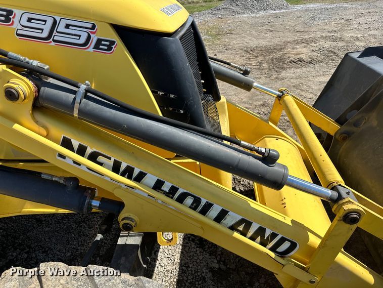 image for item OM9983 2010 New Holland  B95B backhoe