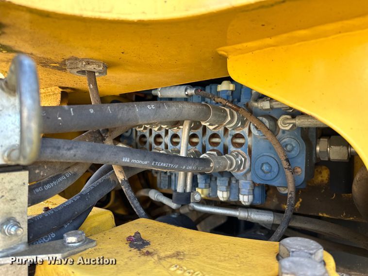 image for item OM9983 2010 New Holland  B95B backhoe