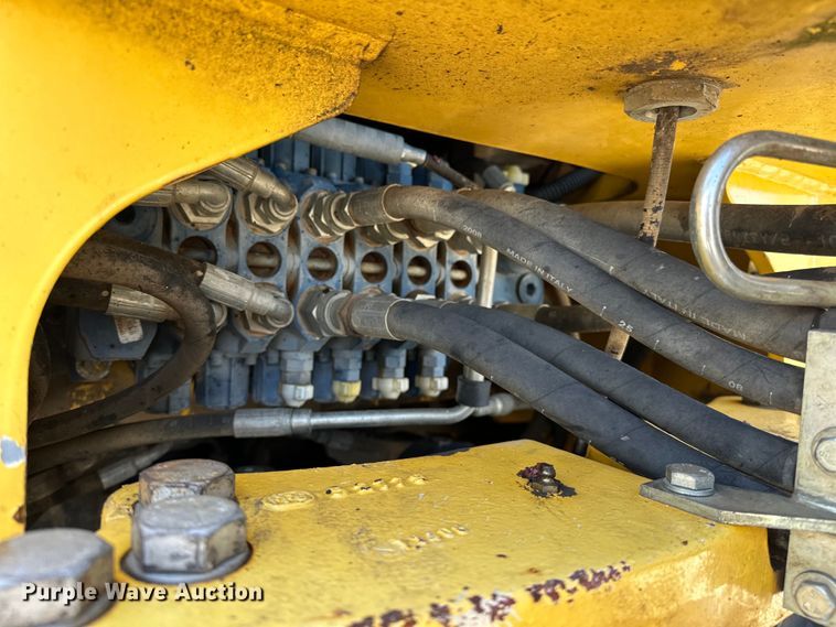 image for item OM9983 2010 New Holland  B95B backhoe