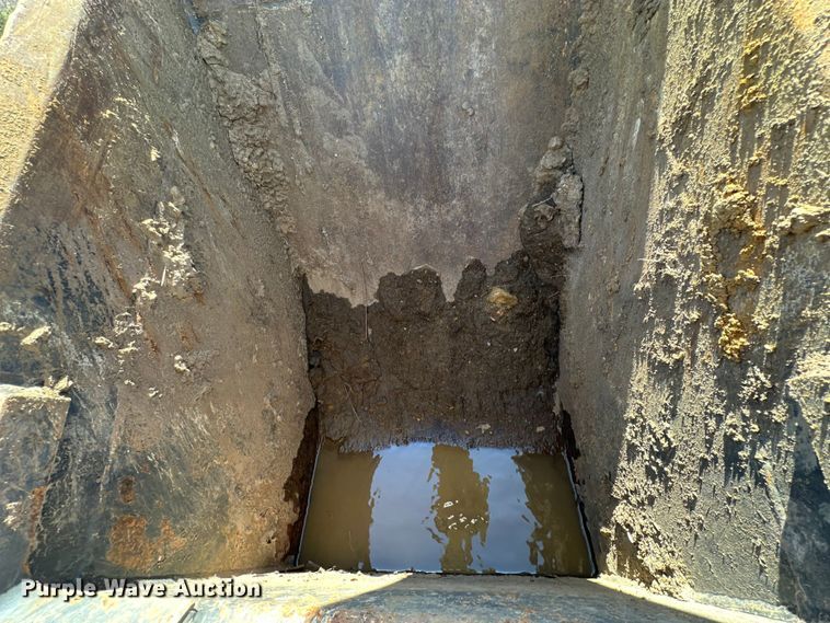 image for item OM9983 2010 New Holland  B95B backhoe