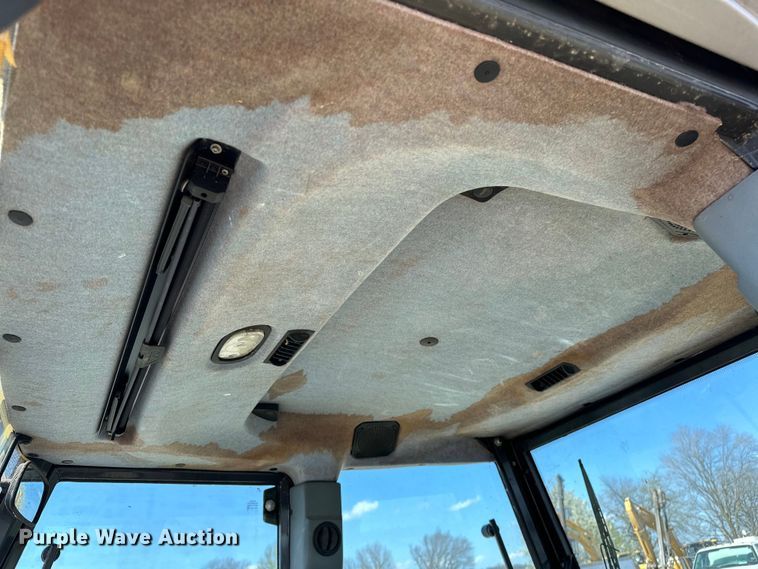 image for item OM9983 2010 New Holland  B95B backhoe