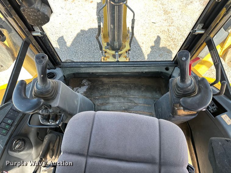 image for item OM9983 2010 New Holland  B95B backhoe