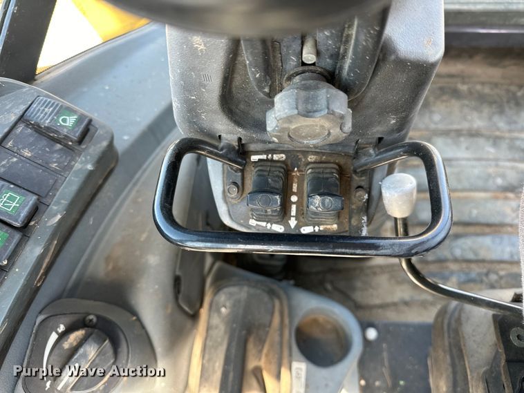 image for item OM9983 2010 New Holland  B95B backhoe