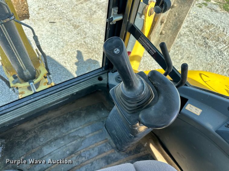 image for item OM9983 2010 New Holland  B95B backhoe