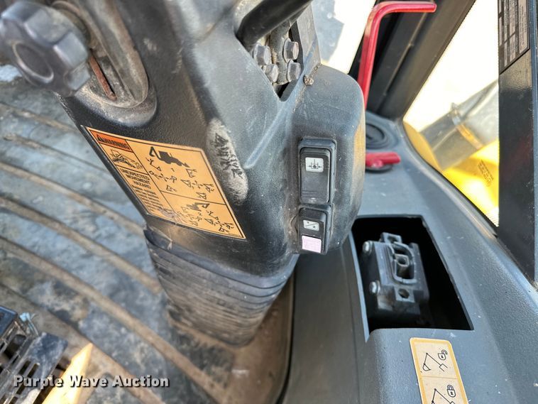 image for item OM9983 2010 New Holland  B95B backhoe