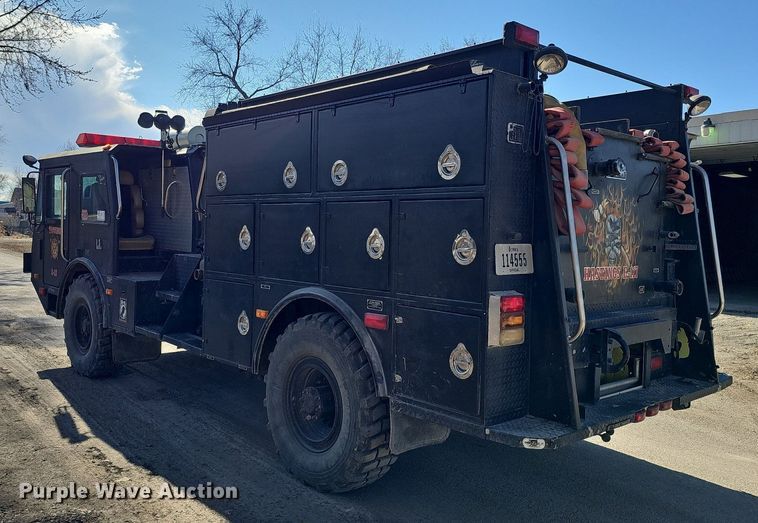 image for item DK0551 1989 Amertek M2500L fire truck