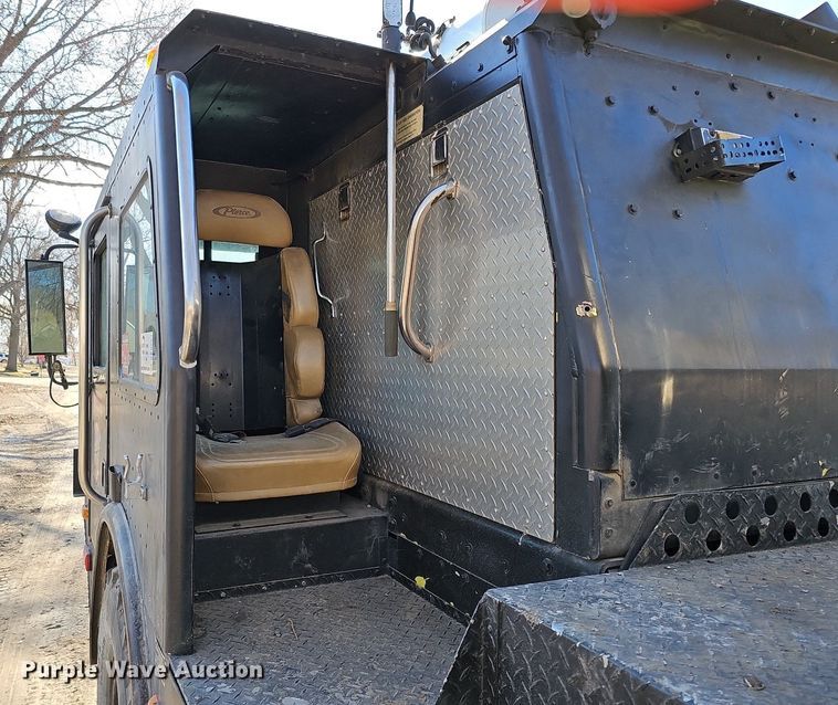 image for item DK0551 1989 Amertek M2500L fire truck