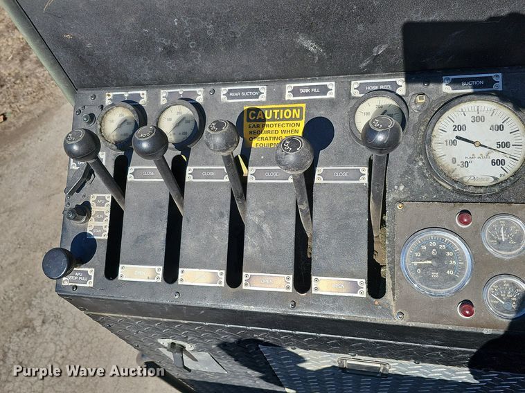 image for item DK0551 1989 Amertek M2500L fire truck