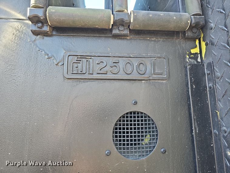 image for item DK0551 1989 Amertek M2500L fire truck