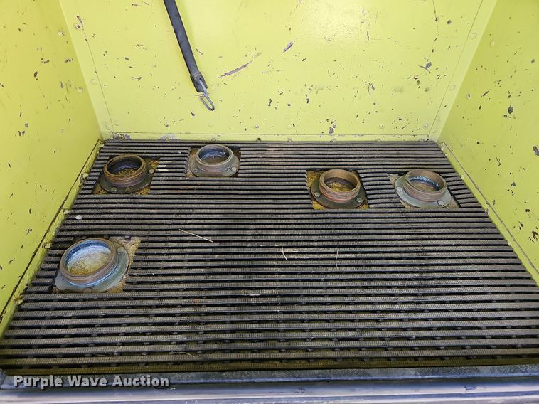 image for item DK0551 1989 Amertek M2500L fire truck