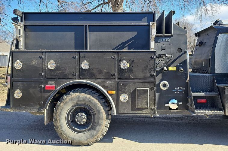 image for item DK0551 1989 Amertek M2500L fire truck