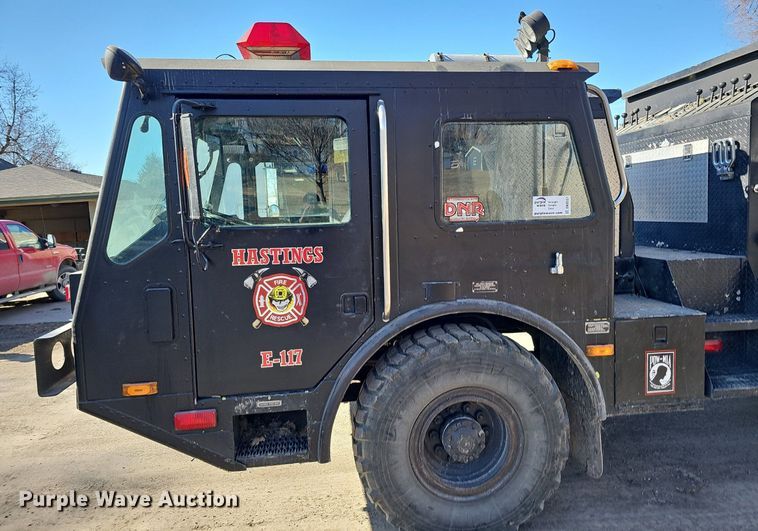 image for item DK0551 1989 Amertek M2500L fire truck