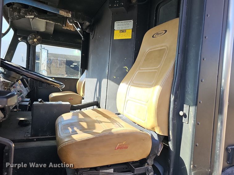 image for item DK0551 1989 Amertek M2500L fire truck