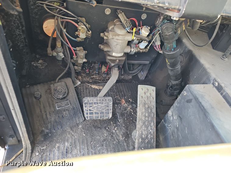 image for item DK0551 1989 Amertek M2500L fire truck