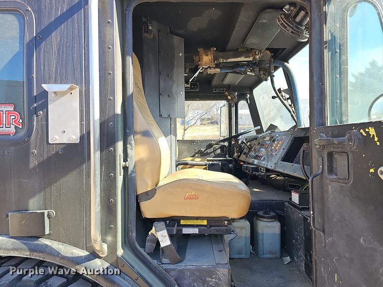 image for item DK0551 1989 Amertek M2500L fire truck