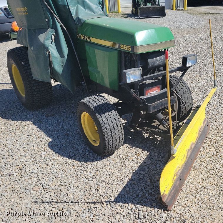 image for item DK4229 1995 John Deere 855 MFWD tractor