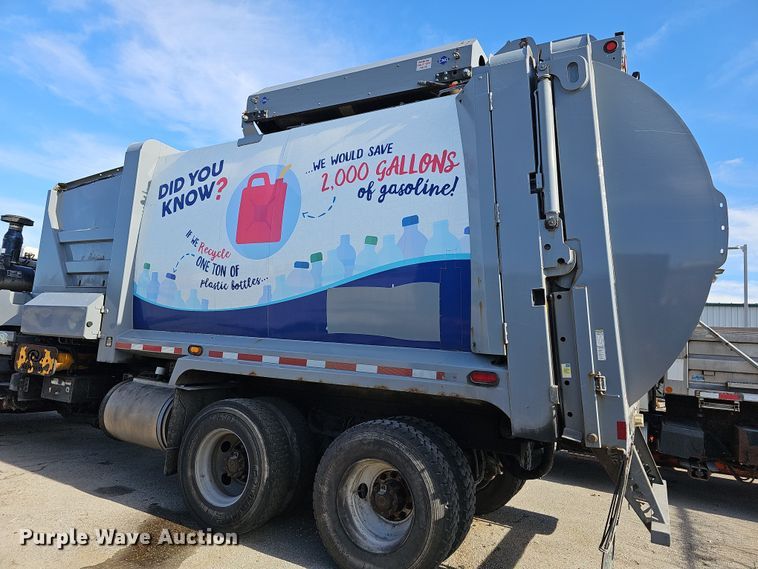 image for item DM1494 2015 Mack LE600 refuse truck