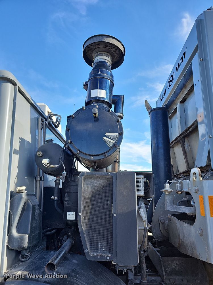 image for item DM1494 2015 Mack LE600 refuse truck