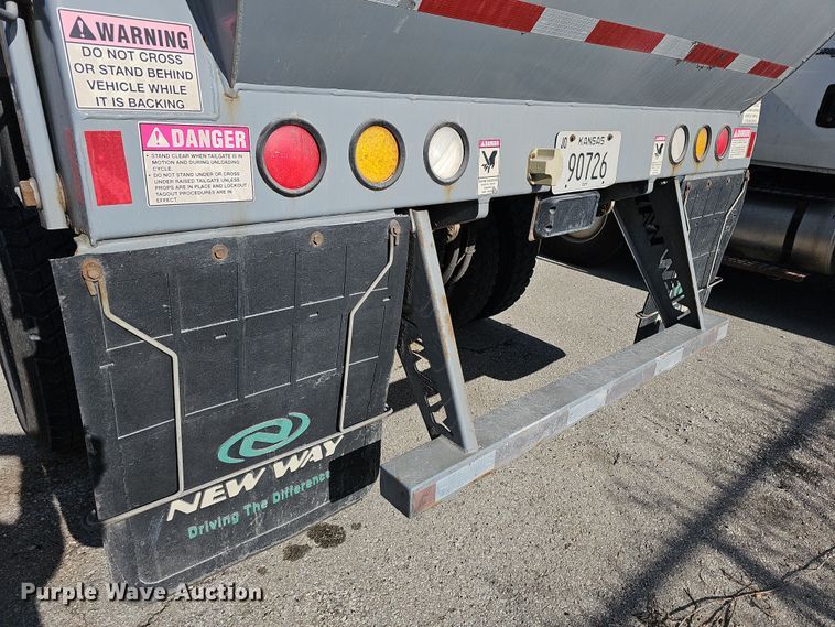 image for item DM1494 2015 Mack LE600 refuse truck