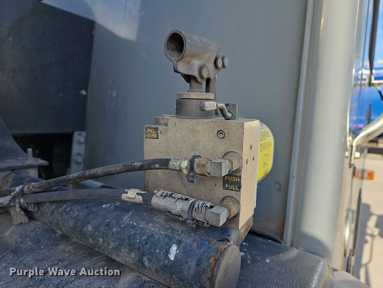 image for item DM1494 2015 Mack LE600 refuse truck