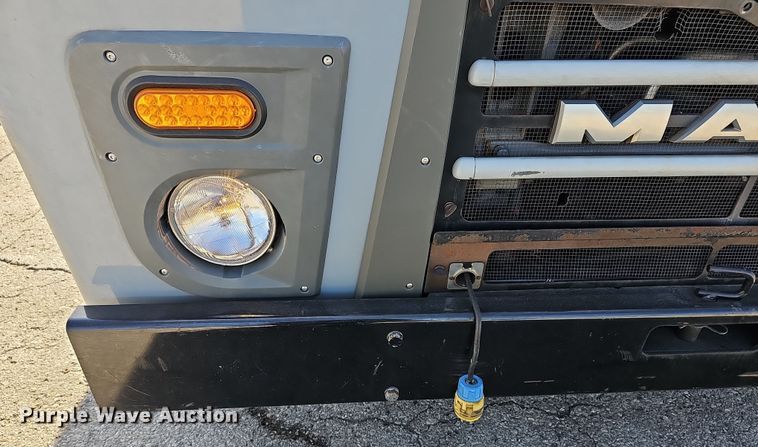 image for item DM1494 2015 Mack LE600 refuse truck