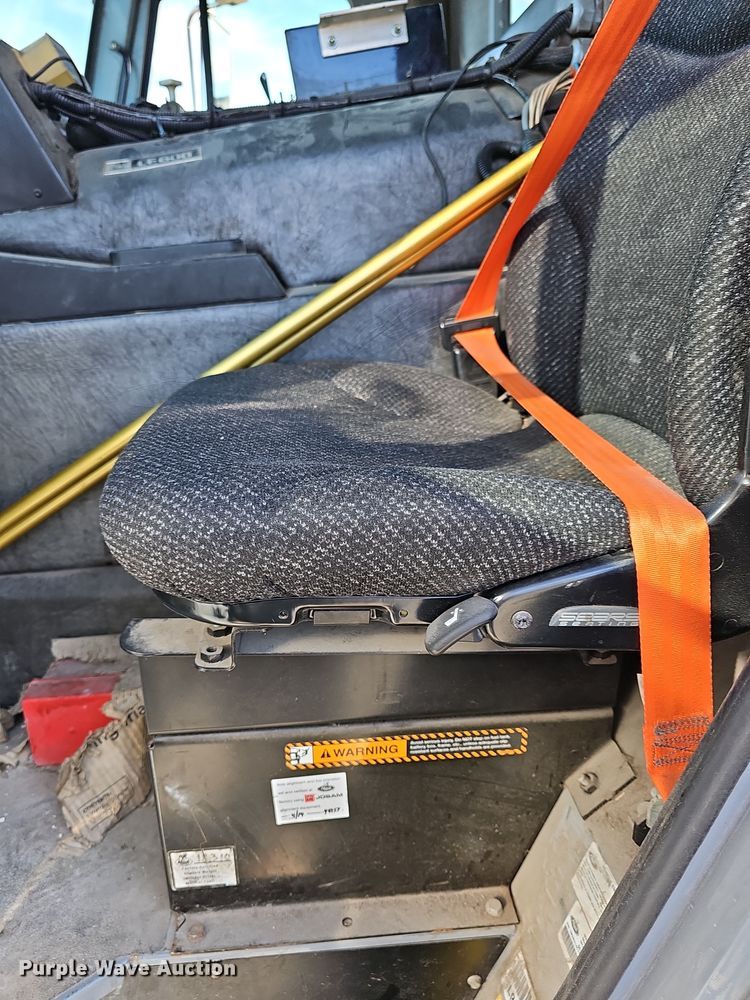 image for item DM1494 2015 Mack LE600 refuse truck