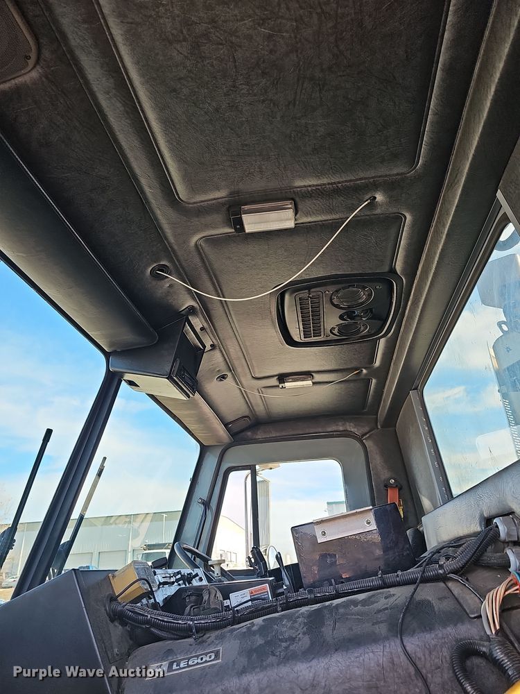 image for item DM1494 2015 Mack LE600 refuse truck