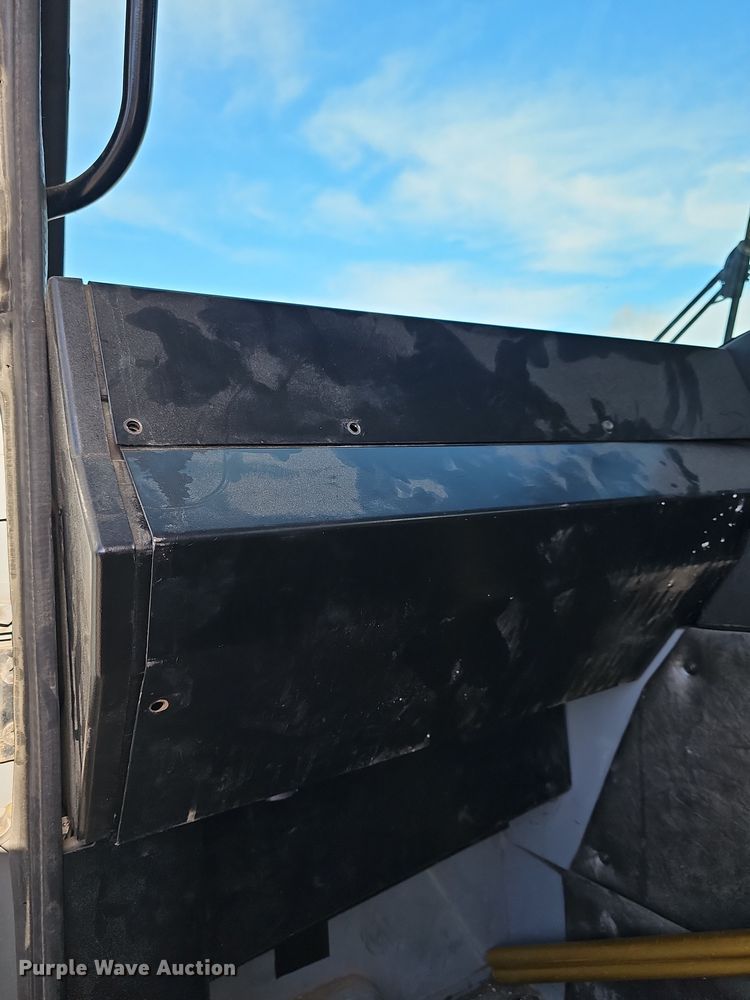 image for item DM1494 2015 Mack LE600 refuse truck