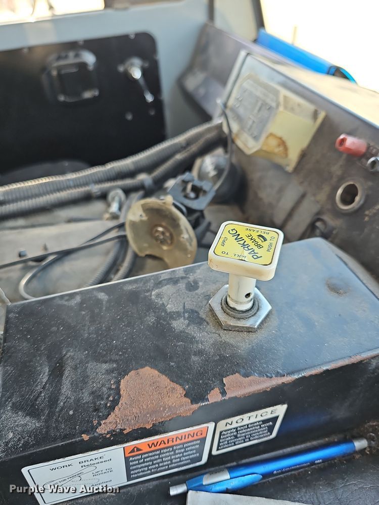 image for item DM1494 2015 Mack LE600 refuse truck