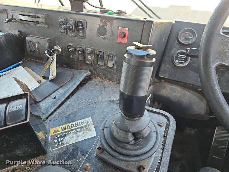 image for item DM1494 2015 Mack LE600 refuse truck