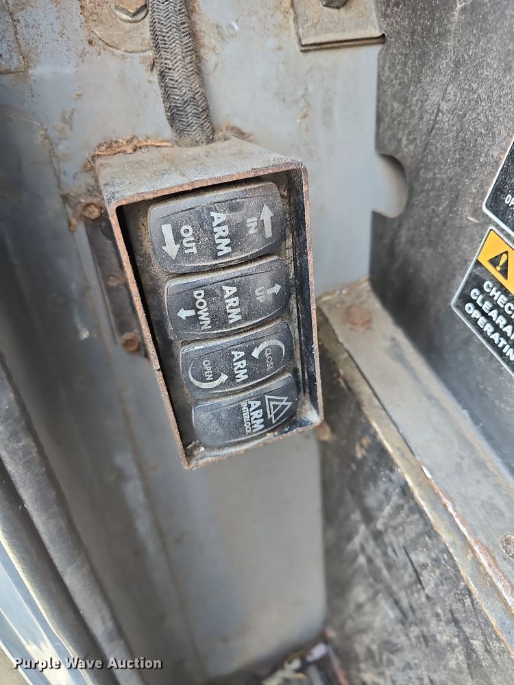 image for item DM1494 2015 Mack LE600 refuse truck