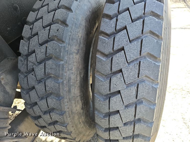 image for item DM1494 2015 Mack LE600 refuse truck