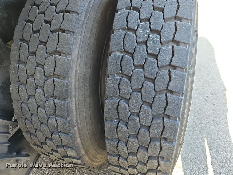 image for item DM1494 2015 Mack LE600 refuse truck