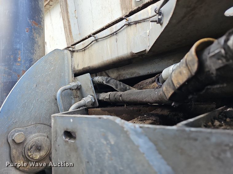 image for item DM1559 2015 Mack LEU633 refuse truck