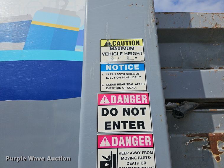 image for item DM1559 2015 Mack LEU633 refuse truck