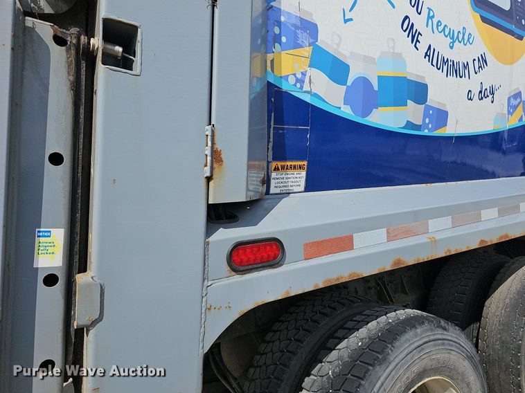 image for item DM1559 2015 Mack LEU633 refuse truck